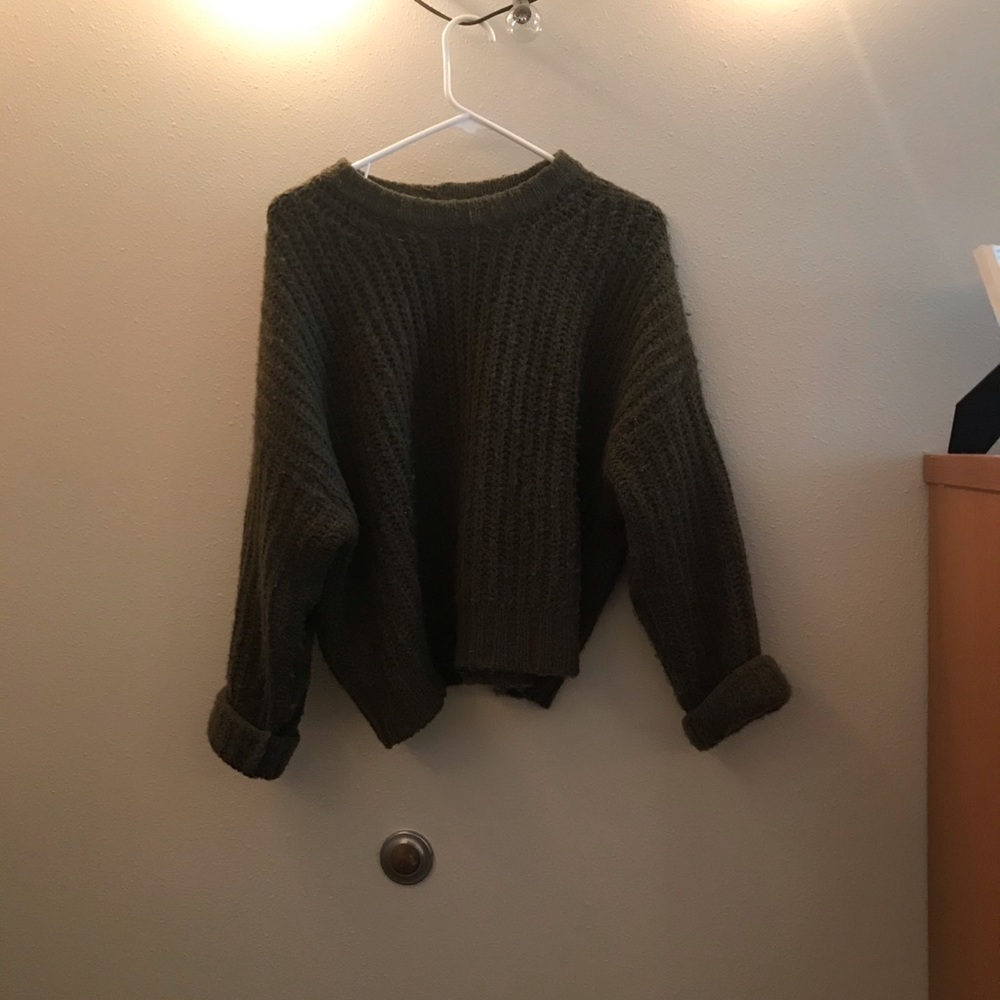 American eagle navy green cropped sweater